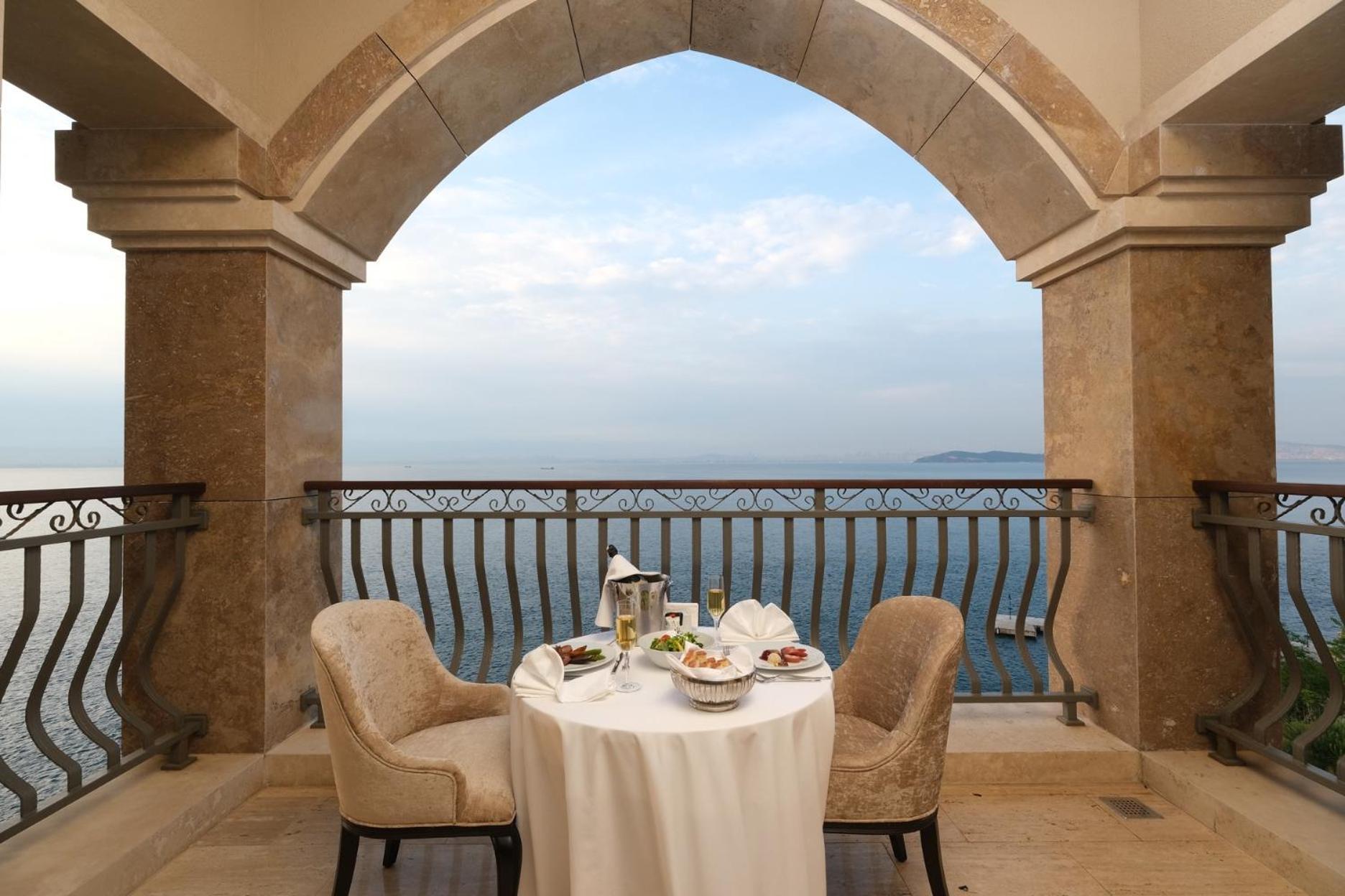 Birun Ada Hotel Burgazada Exteriör bild
